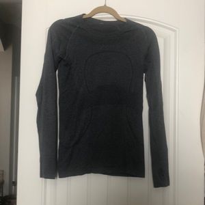 Charcoal lulu top